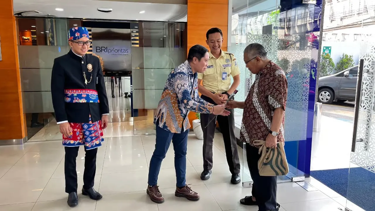 Rayakan Hari Pelanggan Nasional, BRI BO Rawamangun Hadirkan Kehangatan Bernuansa Budaya Nusantara