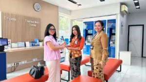 Semarak Hari Pelanggan Nasional, BRI BO Mangga Dua Sambut Nasabah dengan Kehangatan Bernuansa Wastra Nusantara