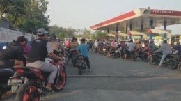 Antrean BBM Mengular di Jember, Pertamina Pastikan Stok Aman