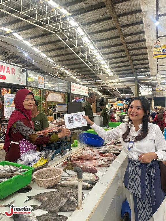 BRI BO Yogyakarta Cik Ditiro Dorong Digitalisasi UMKM Pasar Kranggan Melalui QRIS, Transaksi Belanja Makin Praktis
