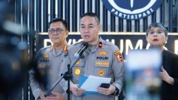 Brimob Kerahkan 300 Personel Evakuasi Korban Banjir Padang