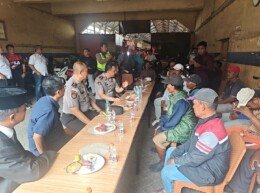 Kapolres Tanjung Perak Serap Aspirasi Pekerja Pasar Pabean