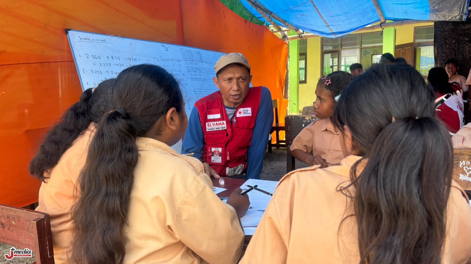 PMI Dampingi Siswa SDK Gawalea Pulihkan Trauma Pascagempa