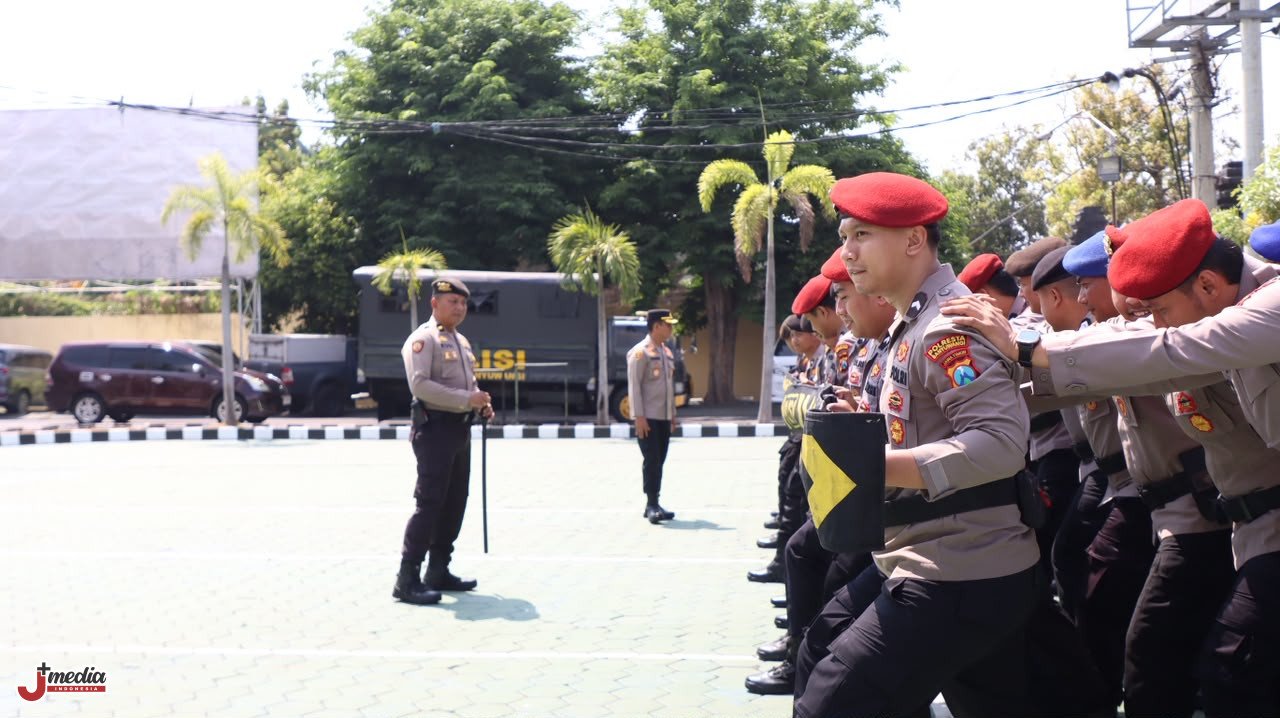 Polresta Banyuwangi Latih Personel Hadapi Dinamika Massa